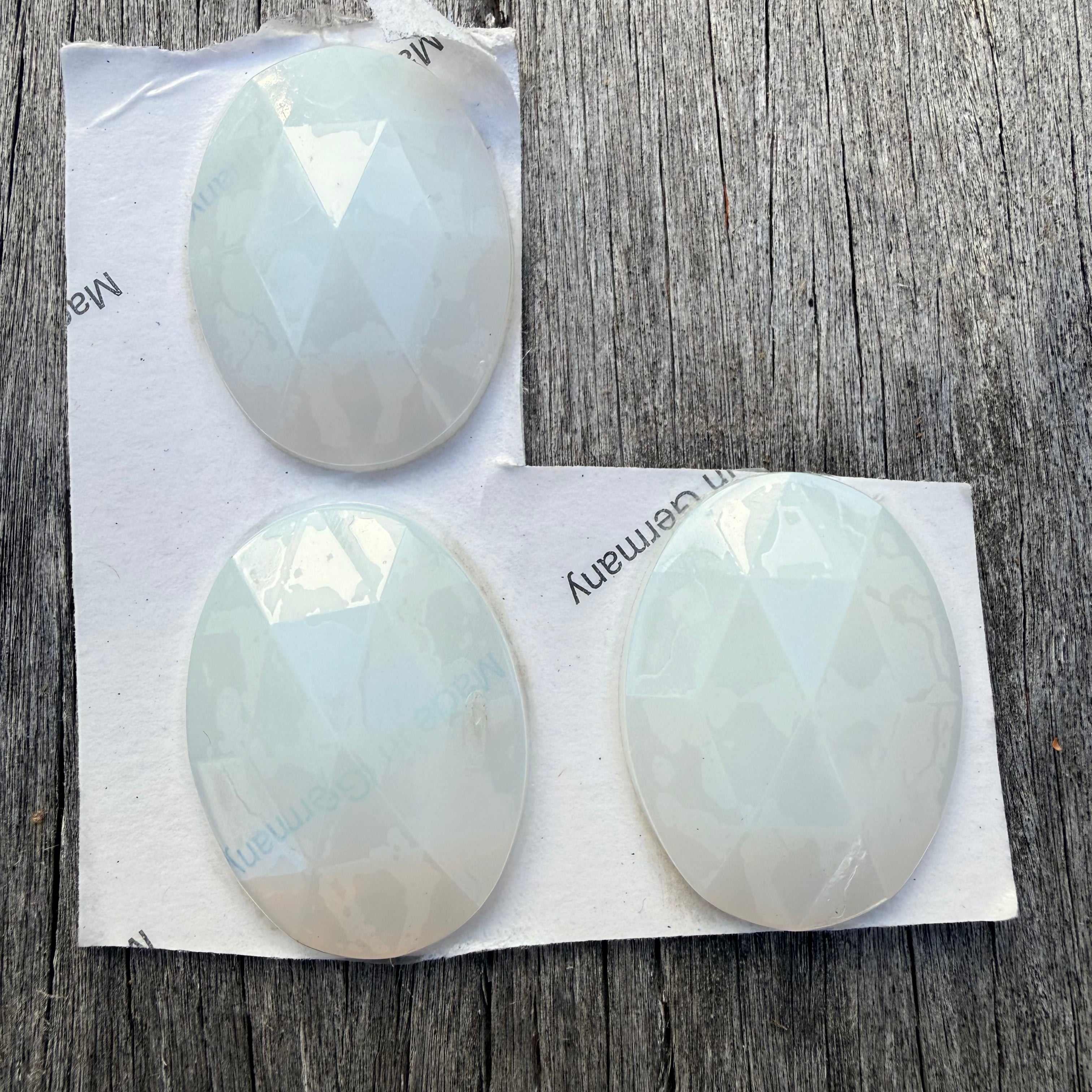 Oval Faceted Jewel - 30 x 40mm